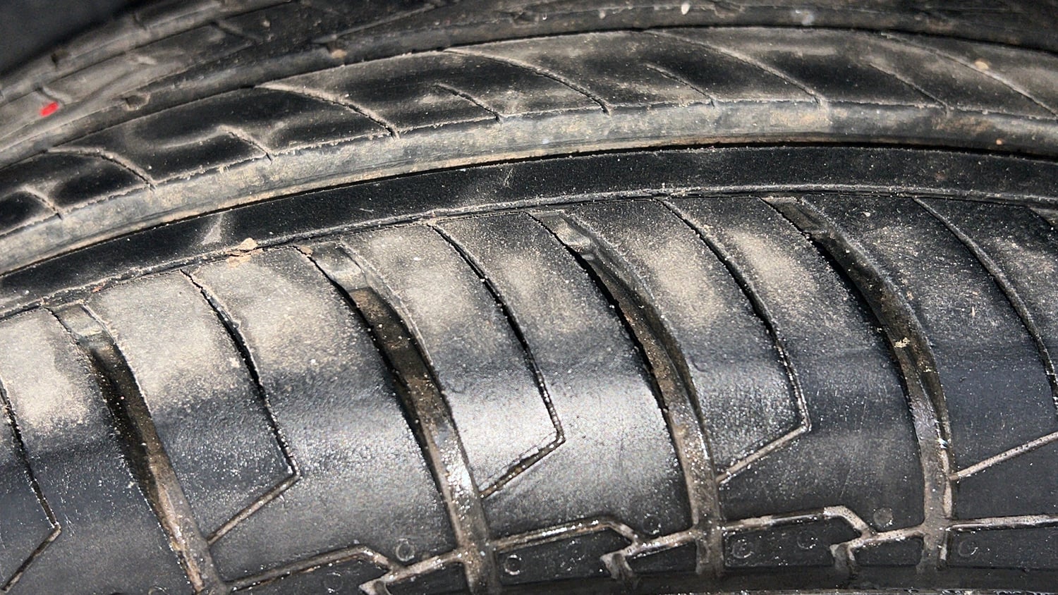Used 2019 Hyundai Elite i20 Sportz Plus 1.2 Petrol Manual tyres LEFT FRONT TYRE TREAD VIEW