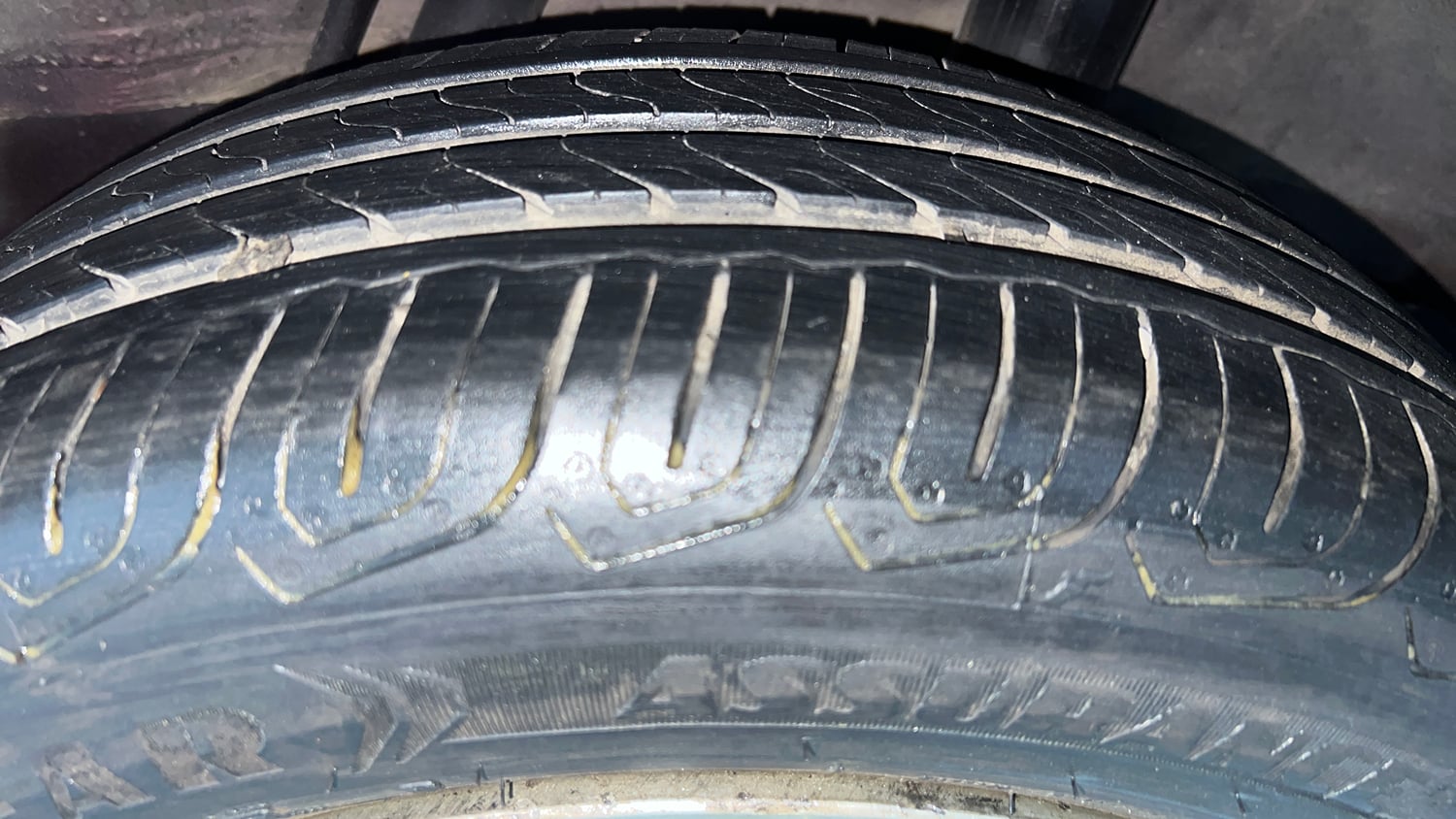 Used 2016 Honda Jazz V AT Petrol Petrol Automatic tyres LEFT REAR TYRE TREAD VIEW