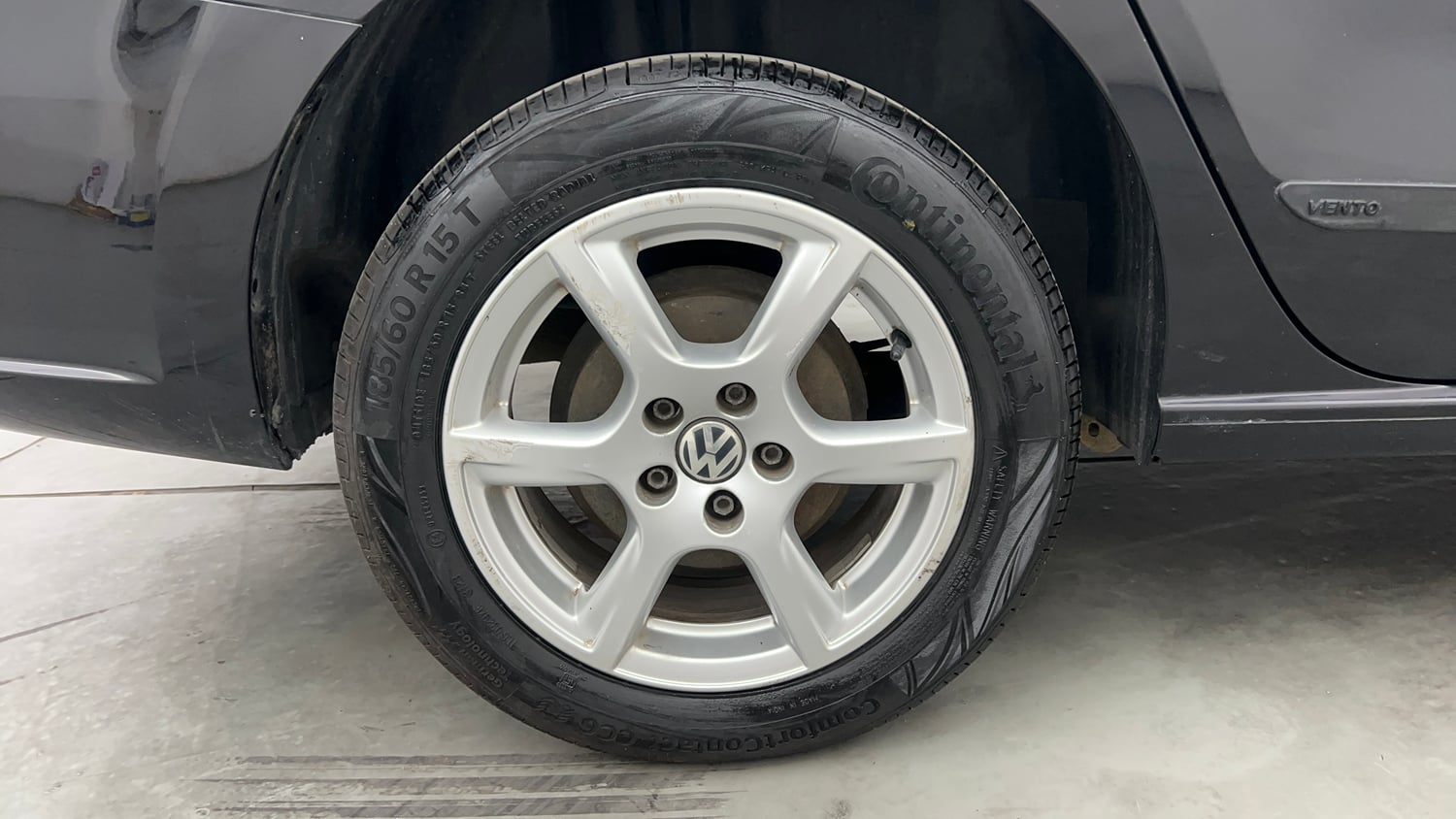 Used 2014 Volkswagen Vento Highline Diesel Diesel Manual tyres RIGHT REAR TYRE RIM VIEW