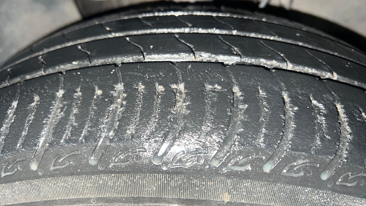 Used 2023 Tata Tigor XZ CNG Cng Manual tyres RIGHT FRONT TYRE TREAD VIEW