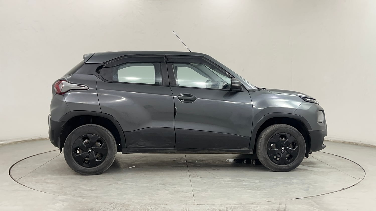 Used 2023 Tata Punch Adventure MT Petrol Manual exterior RIGHT SIDE VIEW