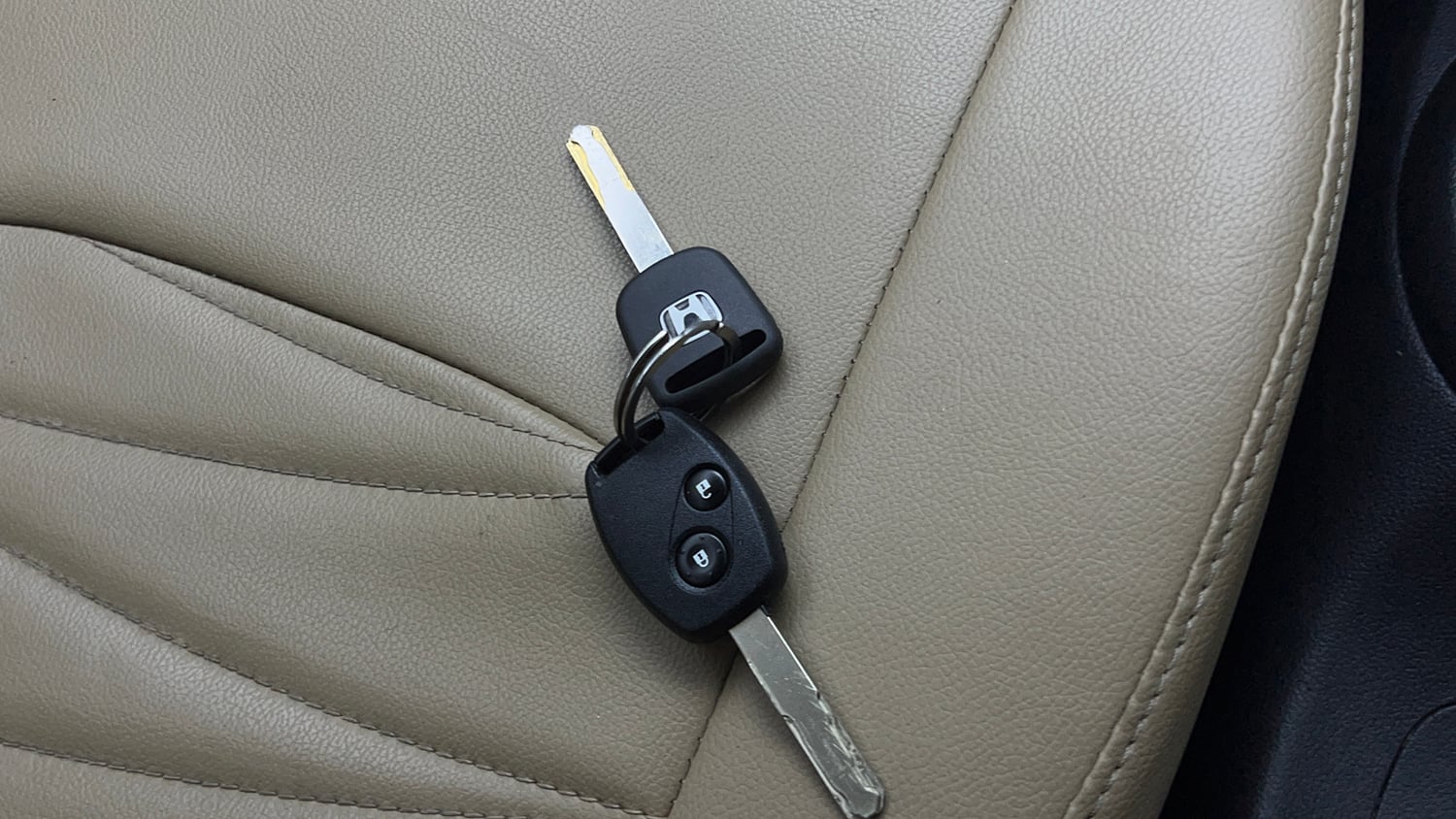 Used 2017 Honda Amaze 1.2 S i-VTEC Petrol Manual extra CAR KEY VIEW