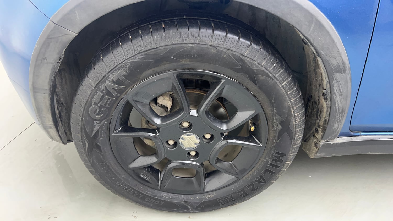 Used 2017 Maruti Suzuki Ignis  Zeta Dual Tone MT Petrol Petrol Manual tyres LEFT FRONT TYRE RIM VIEW
