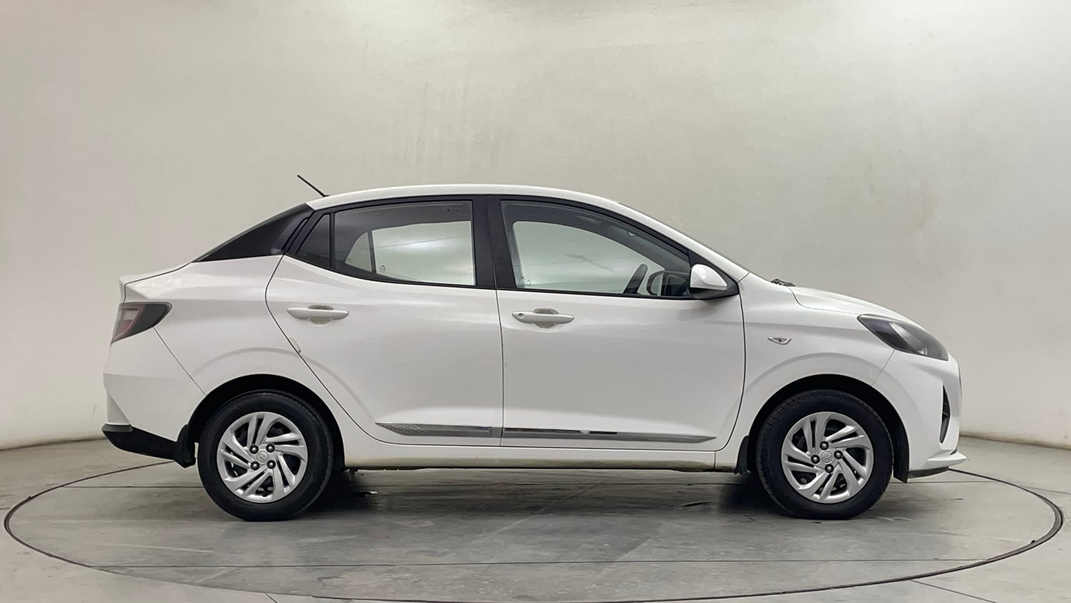 Used 2022 Hyundai Aura S 1.2 CNG Cng Manual exterior RIGHT SIDE VIEW