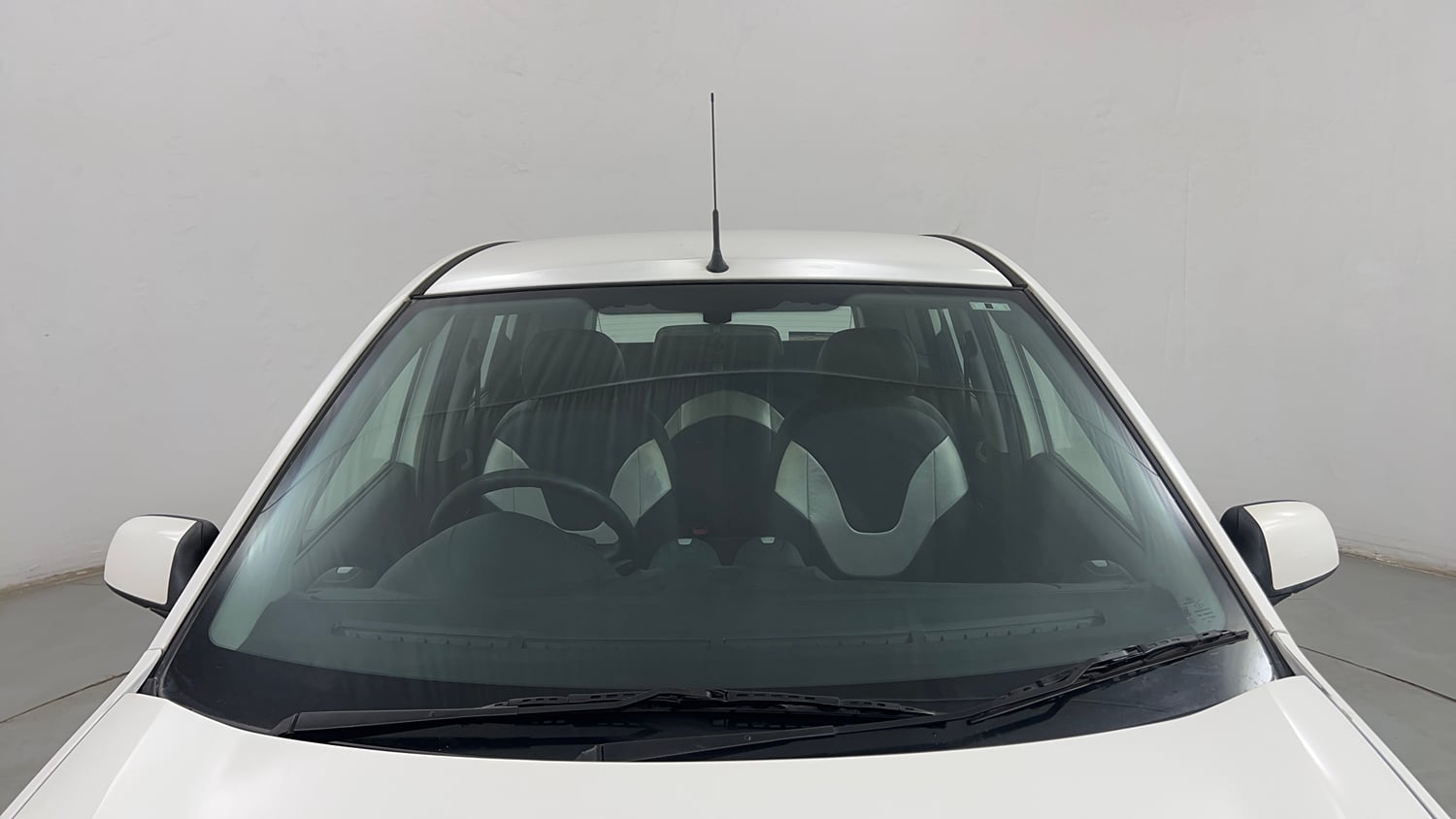 Used 2015 Ford Figo Duratec Petrol Titanium 1.2 Petrol Manual exterior FRONT WINDSHIELD VIEW
