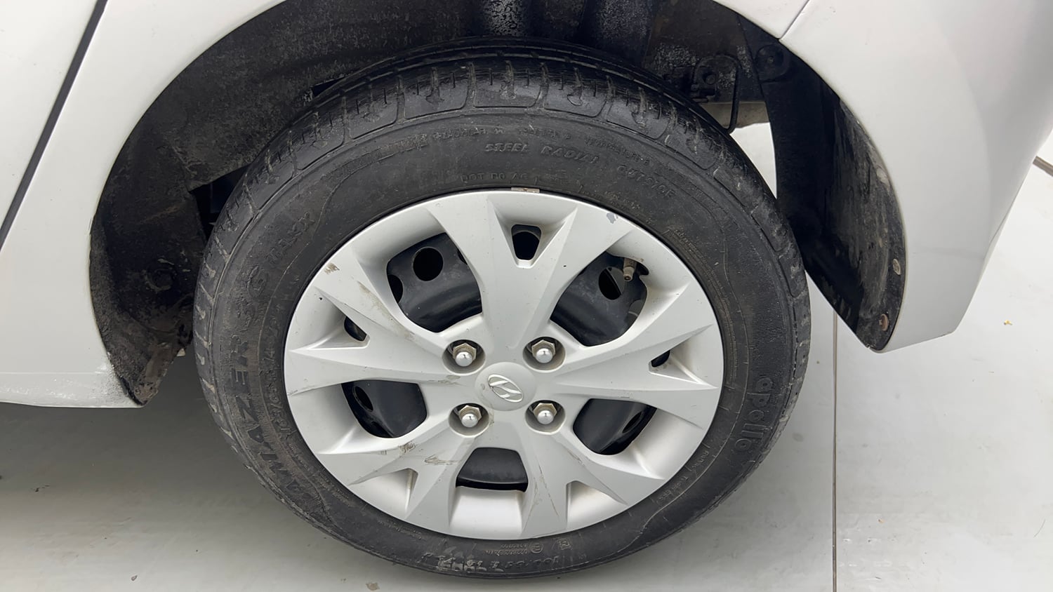 Used 2016 Hyundai Grand i10 Sportz 1.2 Kappa VTVT Petrol Manual tyres LEFT REAR TYRE RIM VIEW