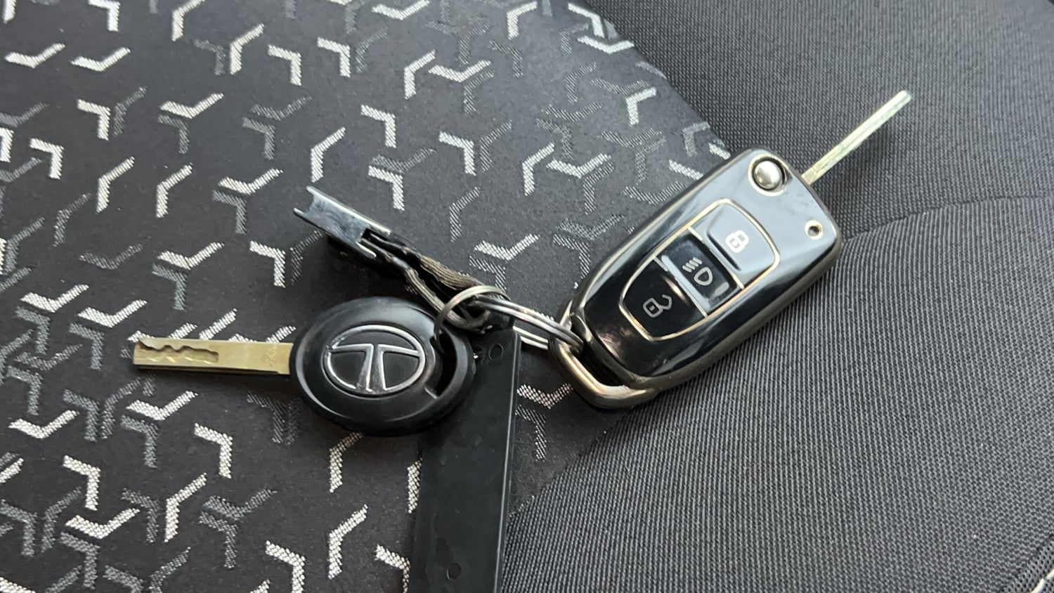Used 2023 Tata Tiago XTA Petrol Automatic extra CAR KEY VIEW