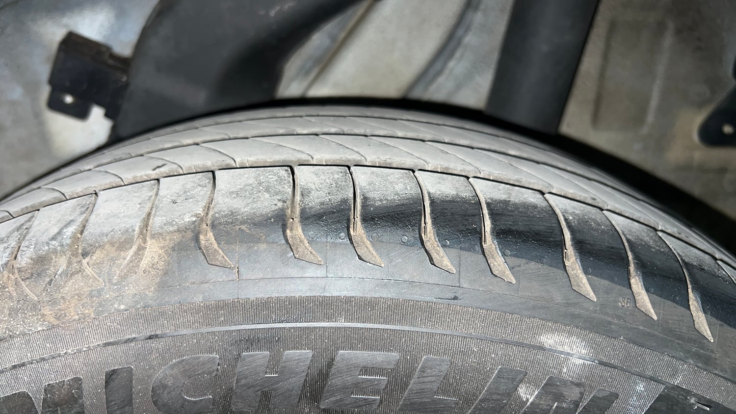 Used 2019 Hyundai Venue SX Plus 1.0 Turbo DCT Petrol Automatic tyres LEFT REAR TYRE TREAD VIEW