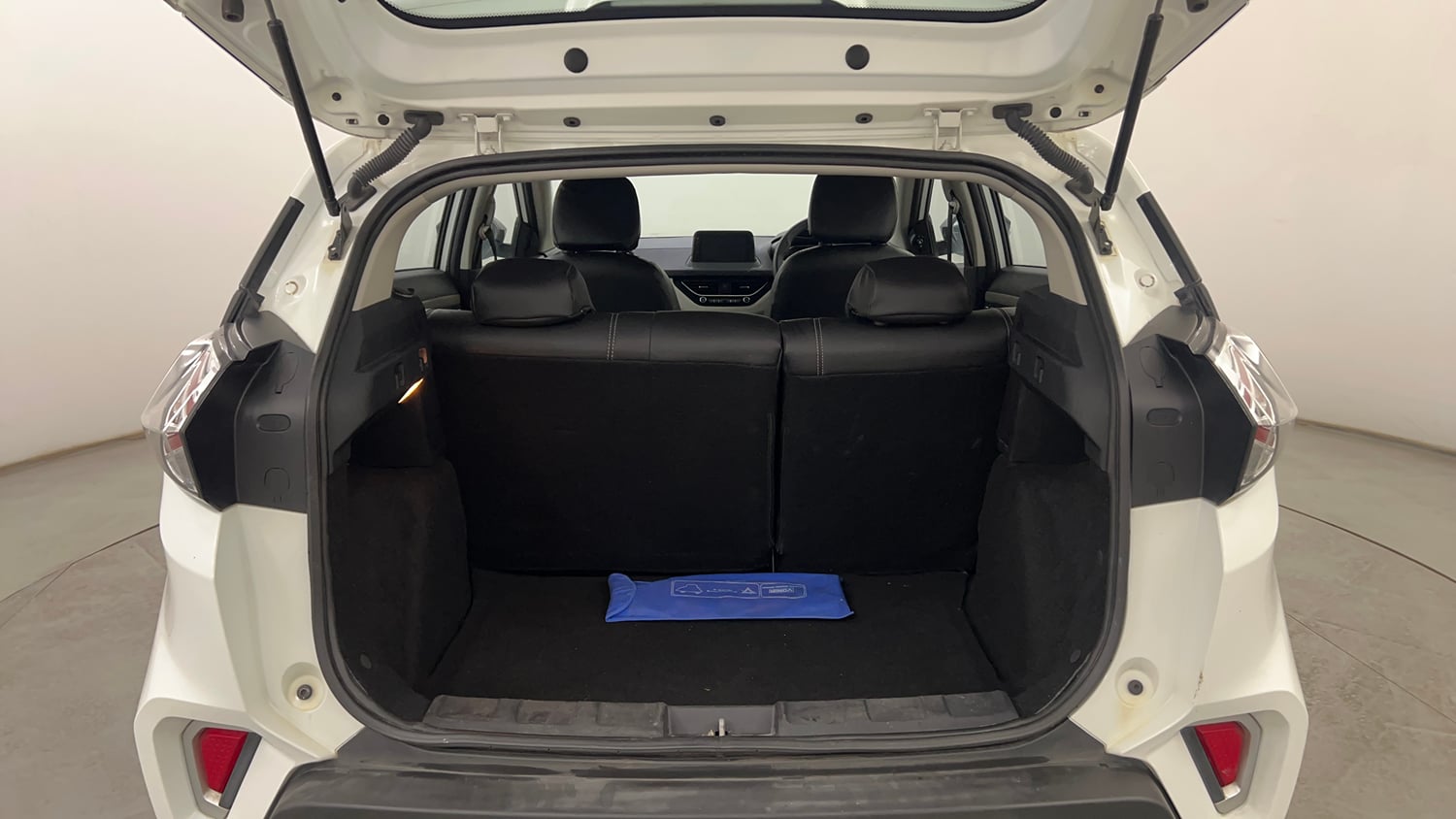Used 2021 Tata Nexon XZ Plus Diesel Diesel Manual interior DICKY INSIDE VIEW