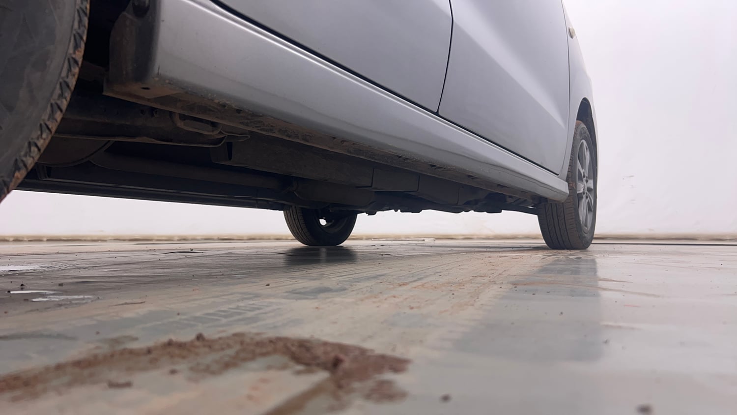 Used 2017 Maruti Suzuki Wagon R VXI+ Petrol Manual extra REAR RIGHT UNDERBODY VIEW