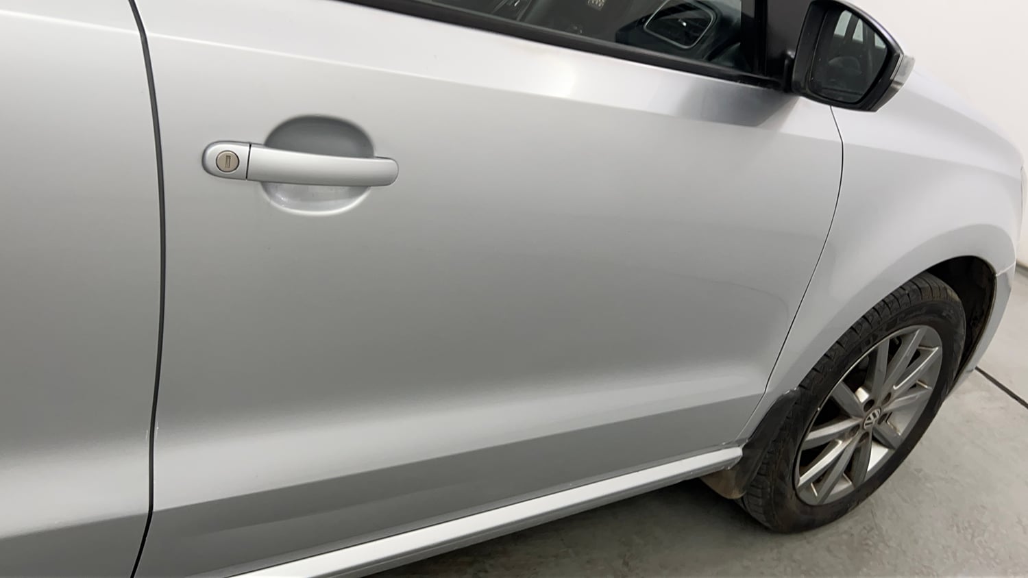 Used 2019 Volkswagen Polo Highline Plus 1.0 (P) 16 Alloy Petrol Manual dents MINOR SCRATCH