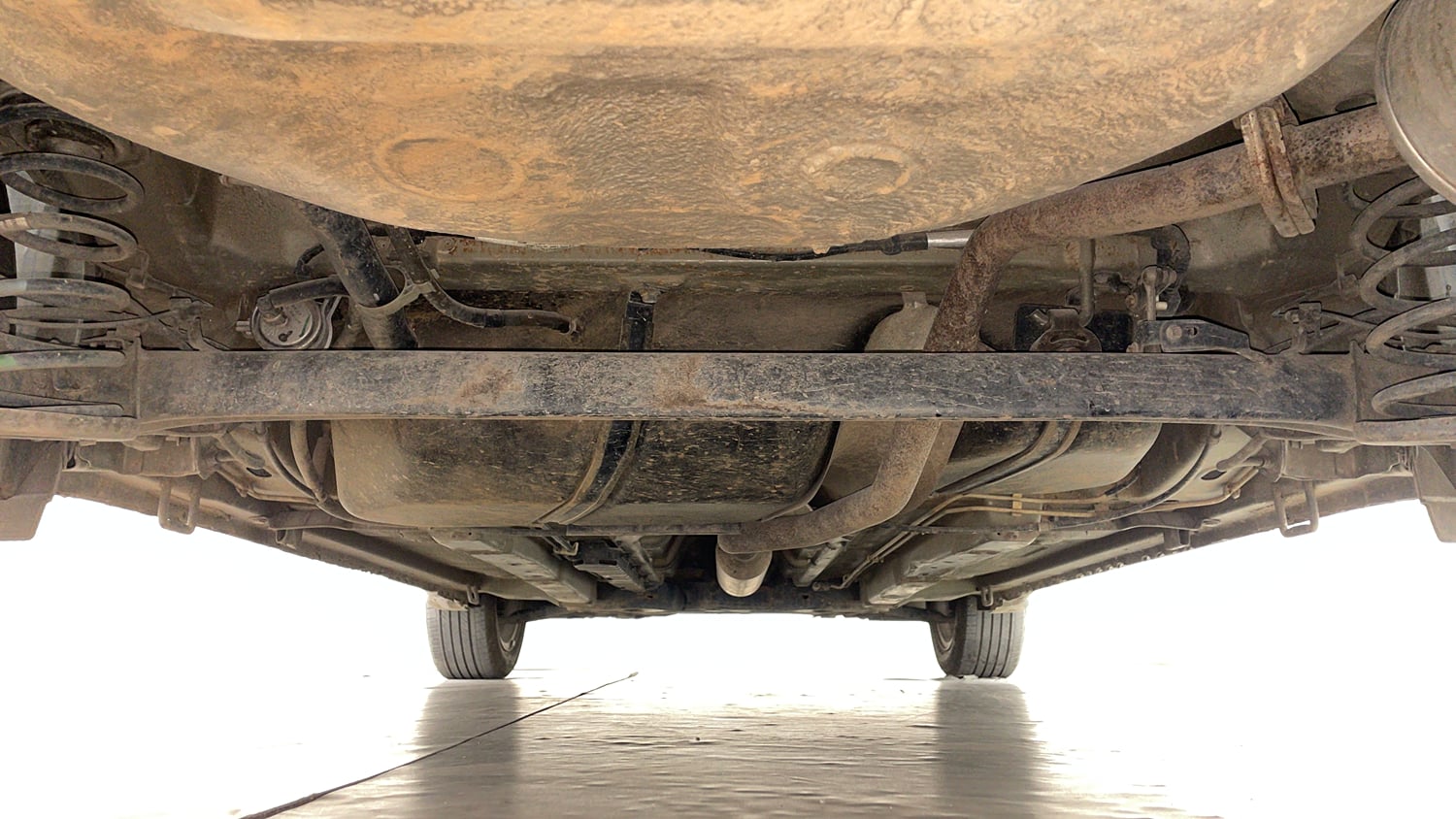 Used 2019 Maruti Suzuki Ciaz Alpha Hybrid 1.5 Petrol Manual extra REAR UNDERBODY VIEW (TAKEN FROM REAR)
