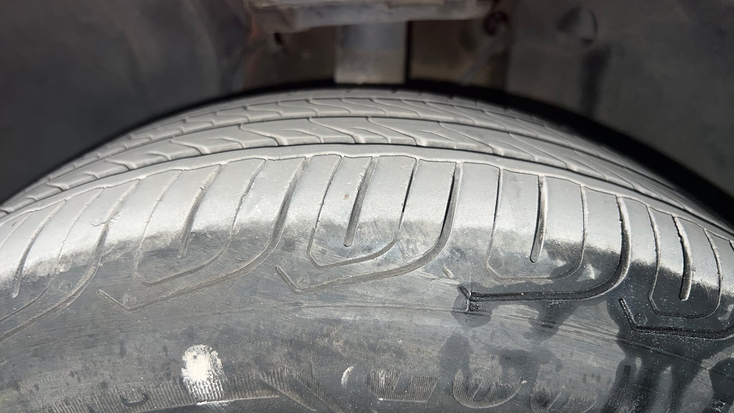 Used 2023 Tata Altroz XZ Diesel Diesel Manual tyres LEFT FRONT TYRE TREAD VIEW
