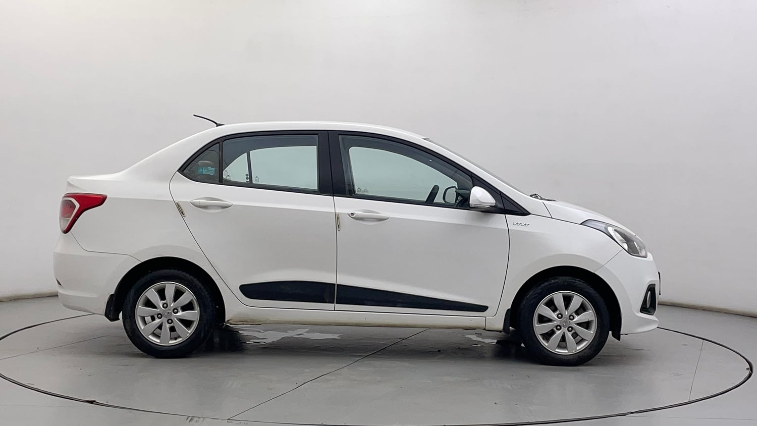Used 2014 Hyundai Xcent S 1.2 (O) Petrol Manual exterior RIGHT SIDE VIEW