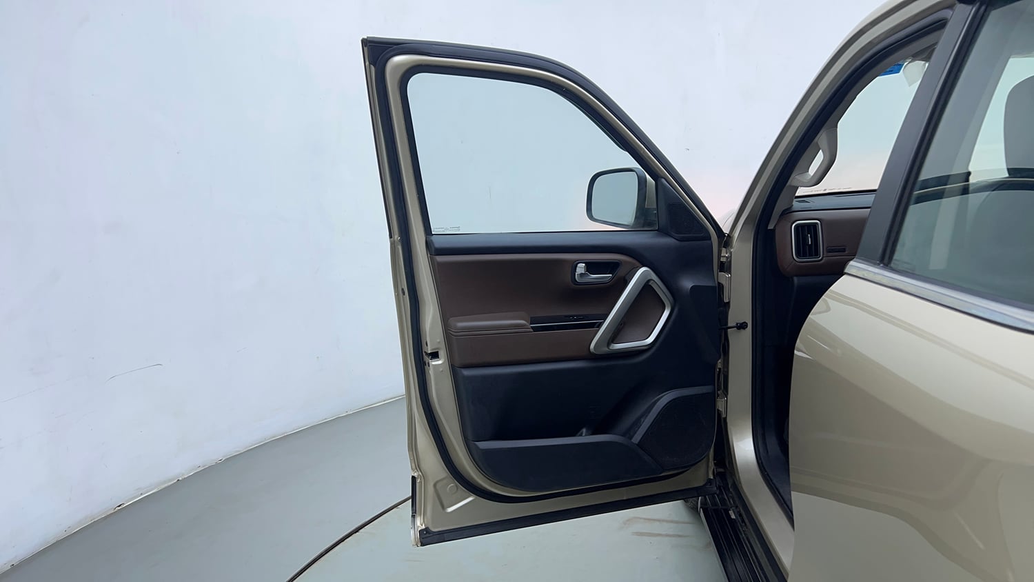 Used 2023 Mahindra Scorpio N Z8 L Petrol AT 6 STR Petrol Automatic interior LEFT FRONT DOOR OPEN VIEW