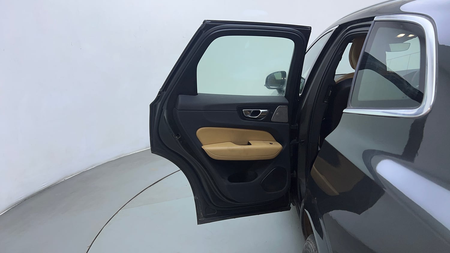Used 2022 Volvo XC60 B5 Ultimate Petrol Automatic interior LEFT REAR DOOR OPEN VIEW