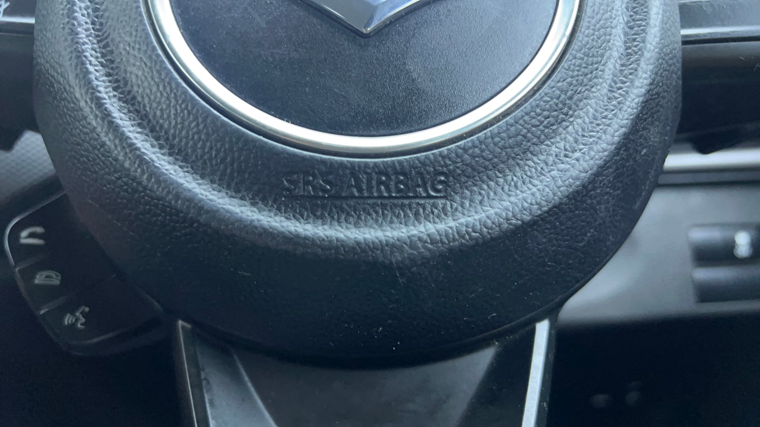 Used 2022 Maruti Suzuki Brezza Vxi AT Petrol Automatic top_features Airbags
