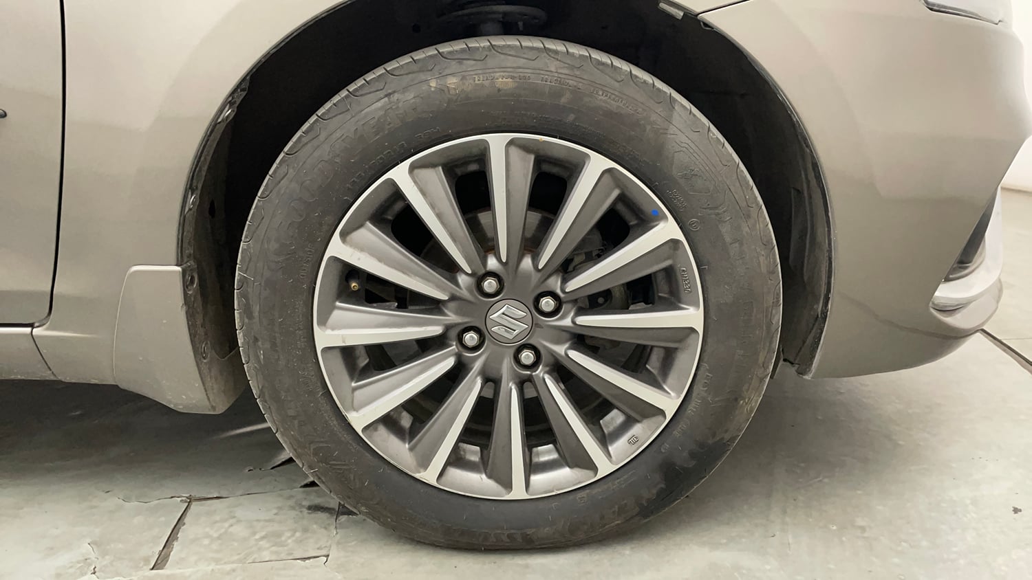Used 2019 Maruti Suzuki Ciaz Alpha Hybrid 1.5 Petrol Manual tyres RIGHT FRONT TYRE RIM VIEW