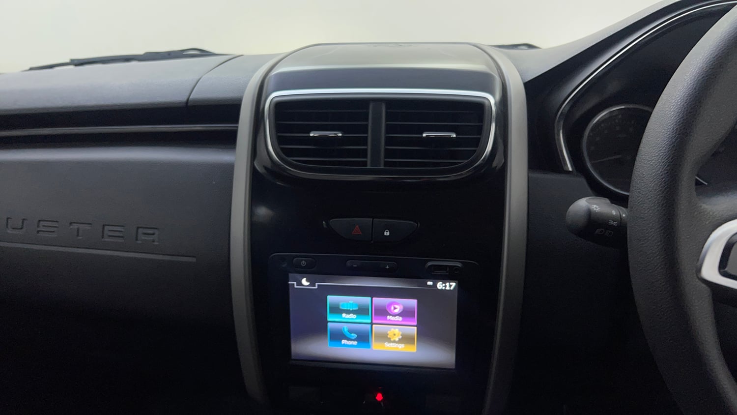 Used 2020 Renault Duster 110 PS RXS MT Diesel Diesel Manual top_features Integrated (in-dash) music system