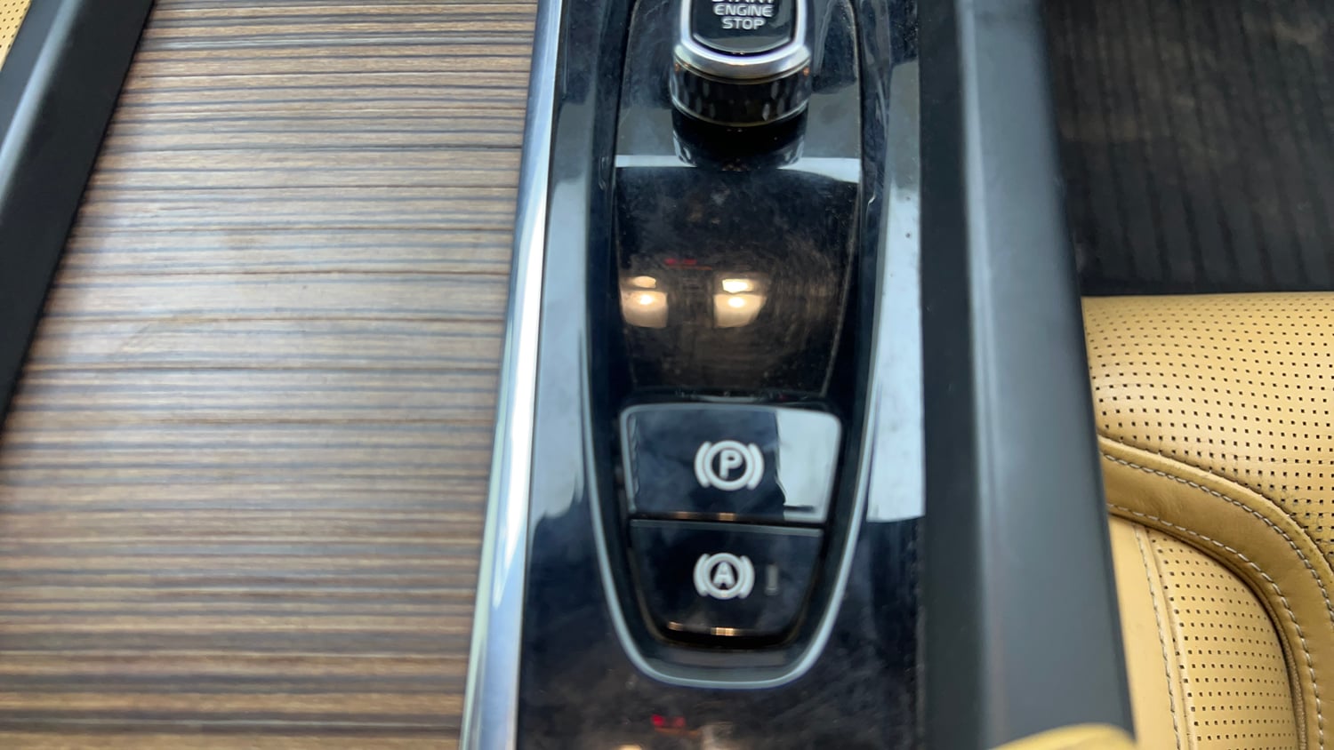 Used 2022 Volvo XC60 B5 Ultimate Petrol Automatic top_features Electronic parking brake