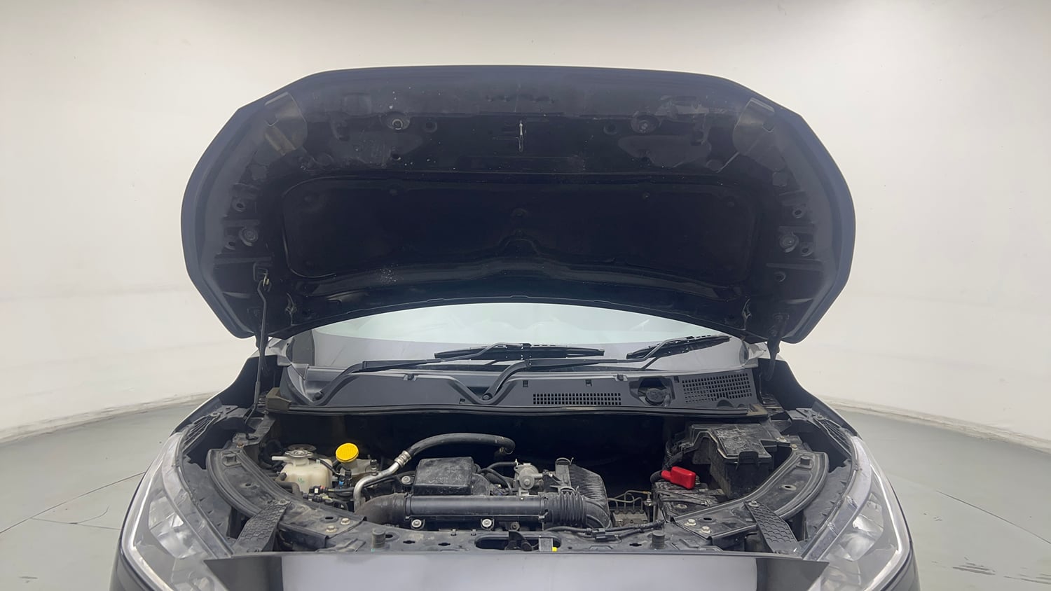 Used 2023 Nissan Magnite XL Petrol Manual engine ENGINE & BONNET OPEN FRONT VIEW