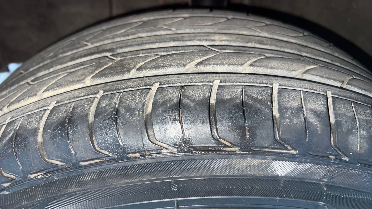 Used 2018 Toyota Etios Liva V Petrol Manual tyres LEFT FRONT TYRE TREAD VIEW