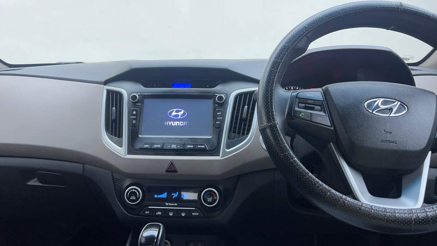 Used 2018 Hyundai Creta SX Plus 1.6 AT Petrol Petrol Automatic interior MUSIC SYSTEM & AC CONTROL VIEW