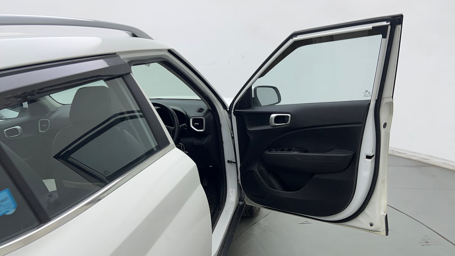 Used 2022 Hyundai Venue S 1.2 Petrol Petrol Manual interior RIGHT FRONT DOOR OPEN VIEW