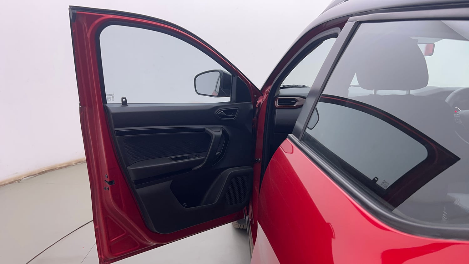 Used 2022 Renault Kiger RXZ Turbo MT Dual Tone Petrol Manual interior LEFT FRONT DOOR OPEN VIEW