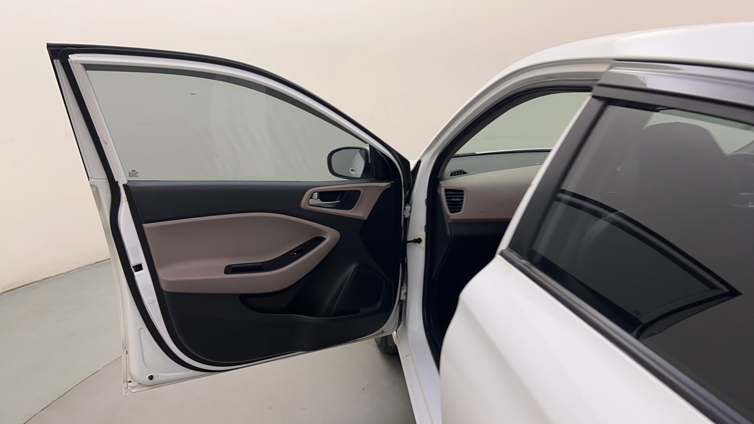 Used 2018 Hyundai Elite i20 Asta 1.2 Petrol Manual interior LEFT FRONT DOOR OPEN VIEW