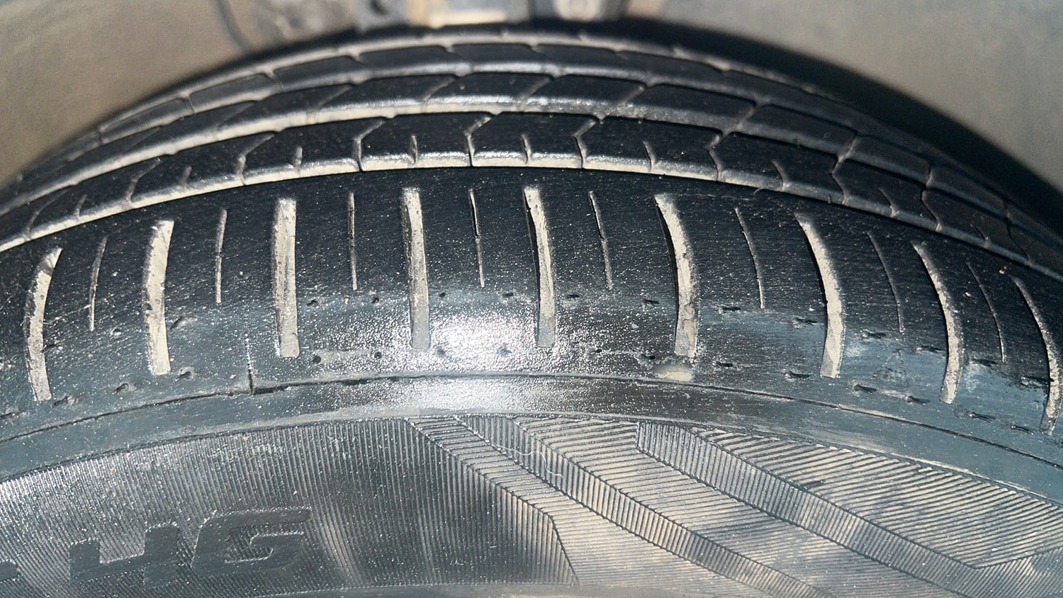 Used 2021 Skoda Rapid New Active 1.0 TSI AT Petrol Automatic tyres RIGHT FRONT TYRE TREAD VIEW