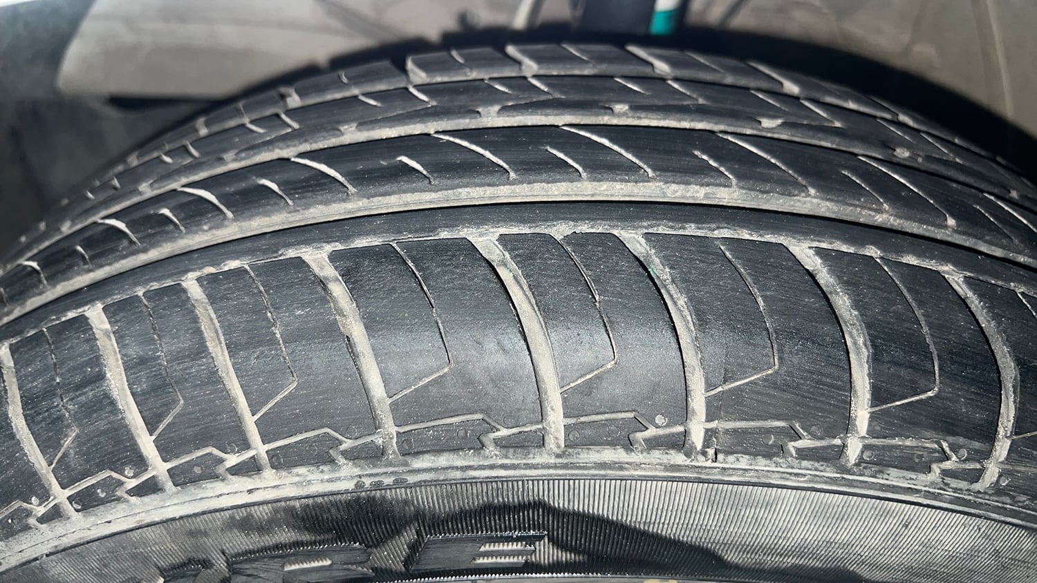 Used 2023 Maruti Suzuki Swift LXi Petrol Manual tyres LEFT FRONT TYRE TREAD VIEW