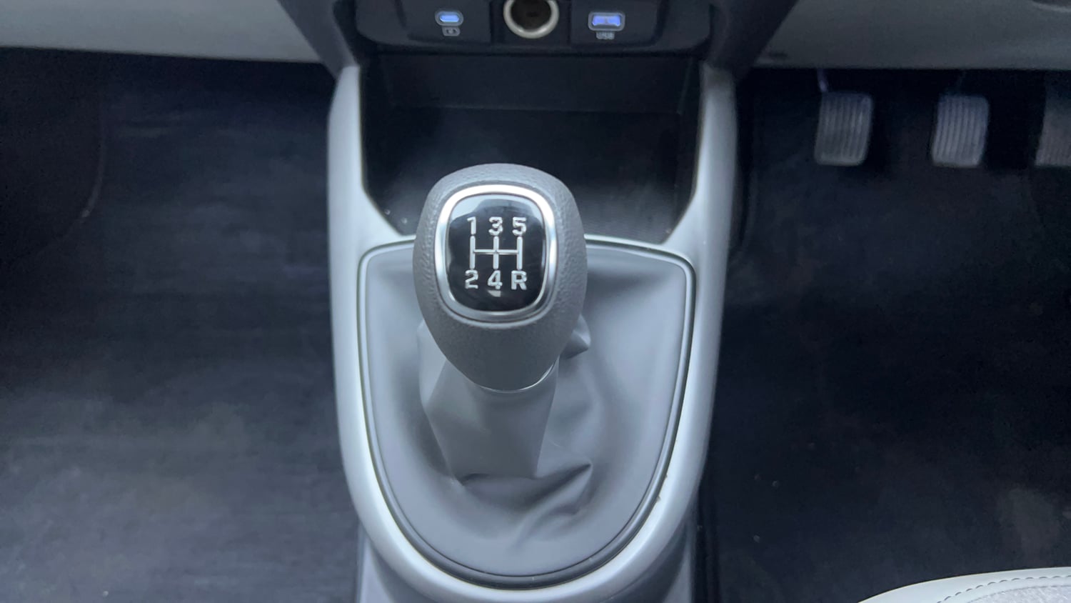 Used 2024 Hyundai Grand i10 Nios Sportz 1.2 Kappa VTVT Petrol Manual interior GEAR  KNOB VIEW