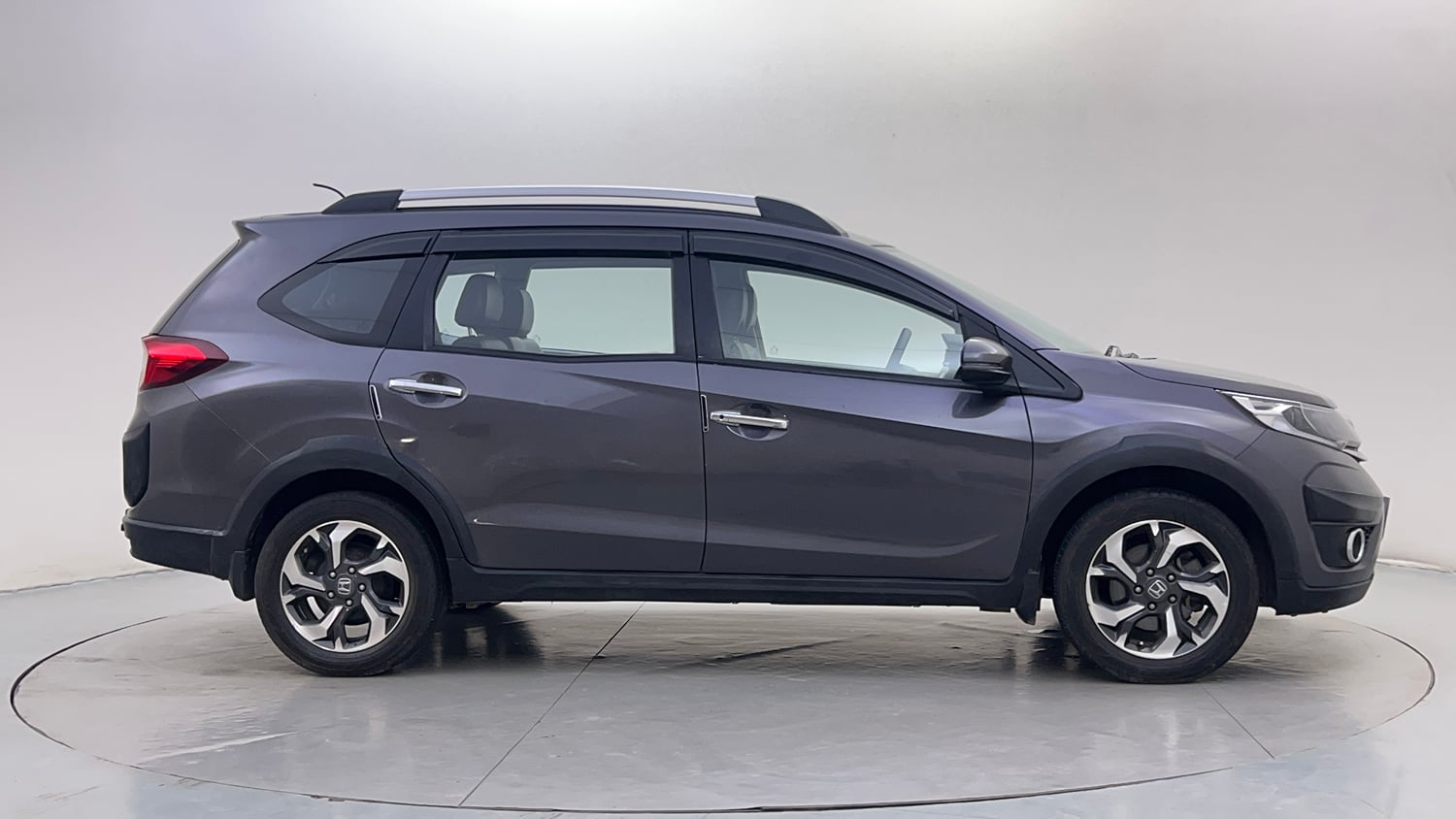 Used 2018 Honda BR-V V Petrol Petrol Manual exterior RIGHT SIDE VIEW