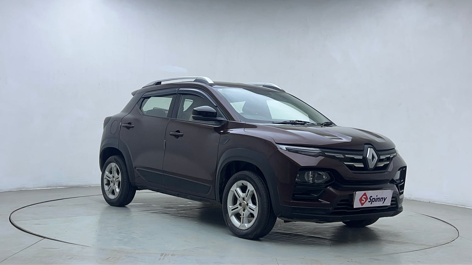 Used 2022 Renault Kiger RXT MT Petrol Manual exterior RIGHT FRONT CORNER VIEW