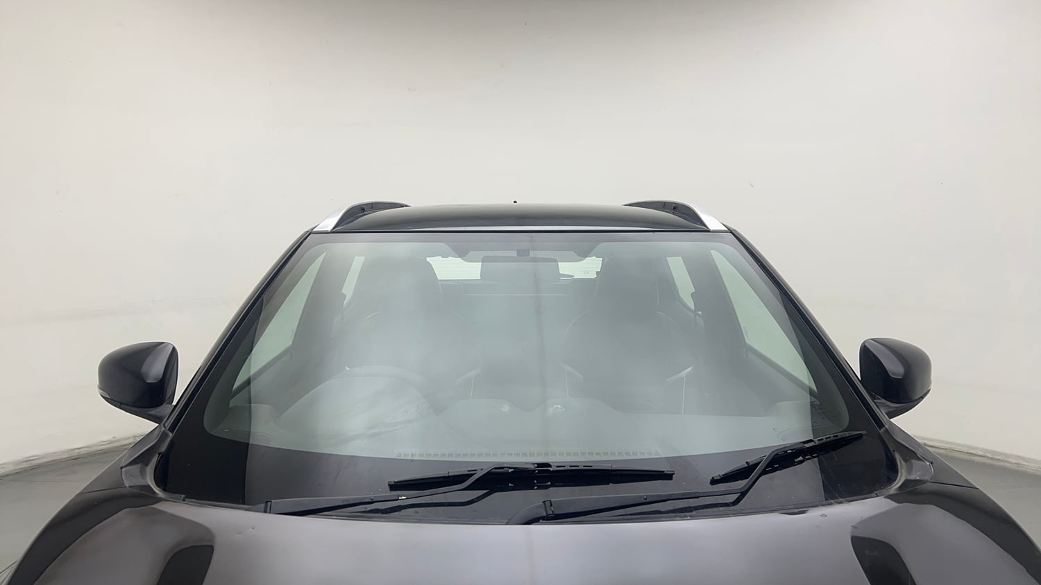 Used 2023 Nissan Magnite XL Petrol Manual exterior FRONT WINDSHIELD VIEW