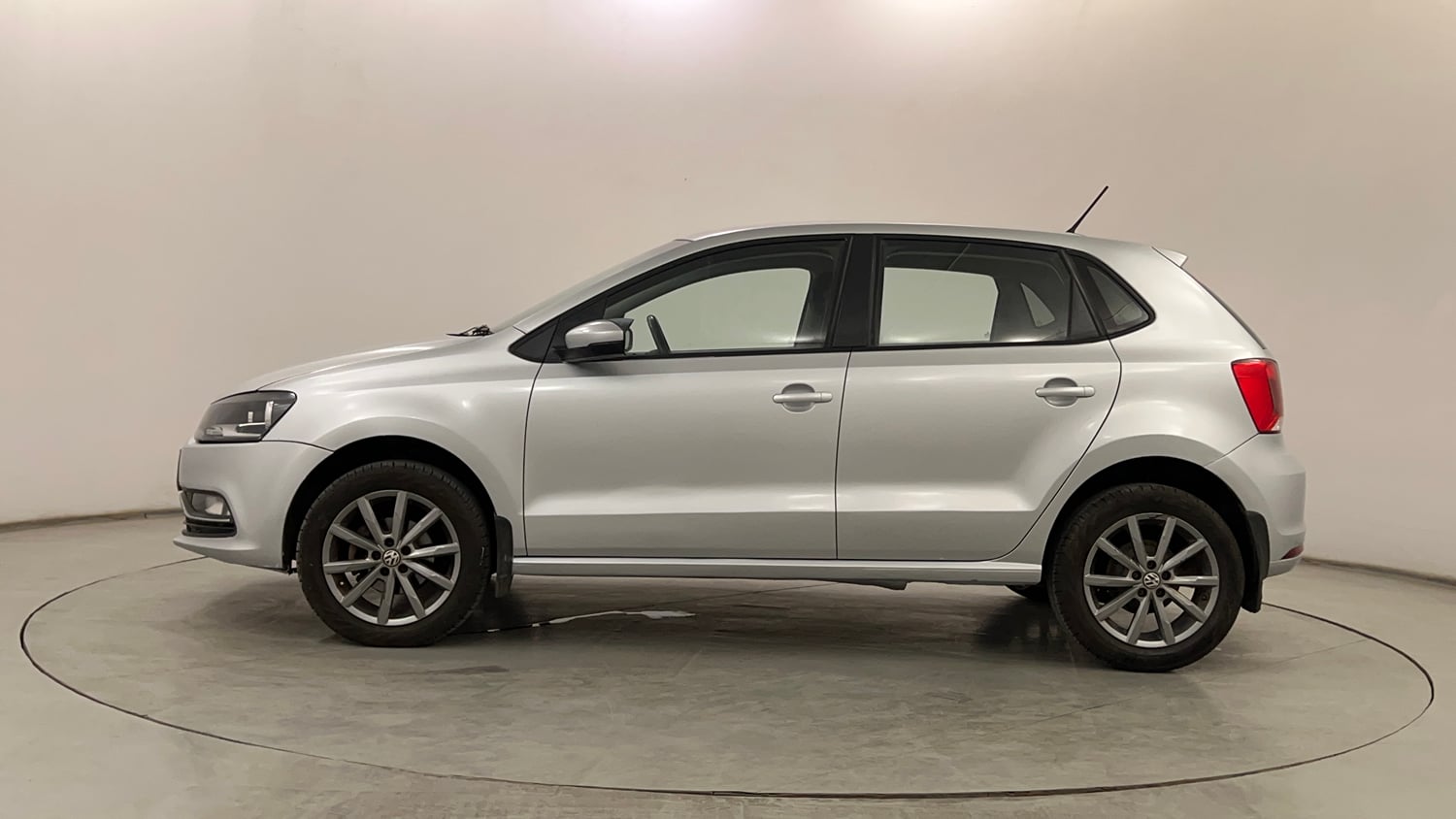 Used 2019 Volkswagen Polo Highline Plus 1.0 (P) 16 Alloy Petrol Manual exterior LEFT SIDE VIEW