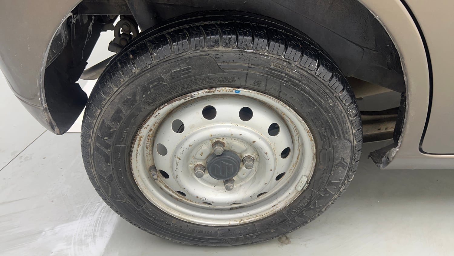 Used 2014 Maruti Suzuki Wagon R LXI CNG Cng Manual tyres RIGHT REAR TYRE RIM VIEW