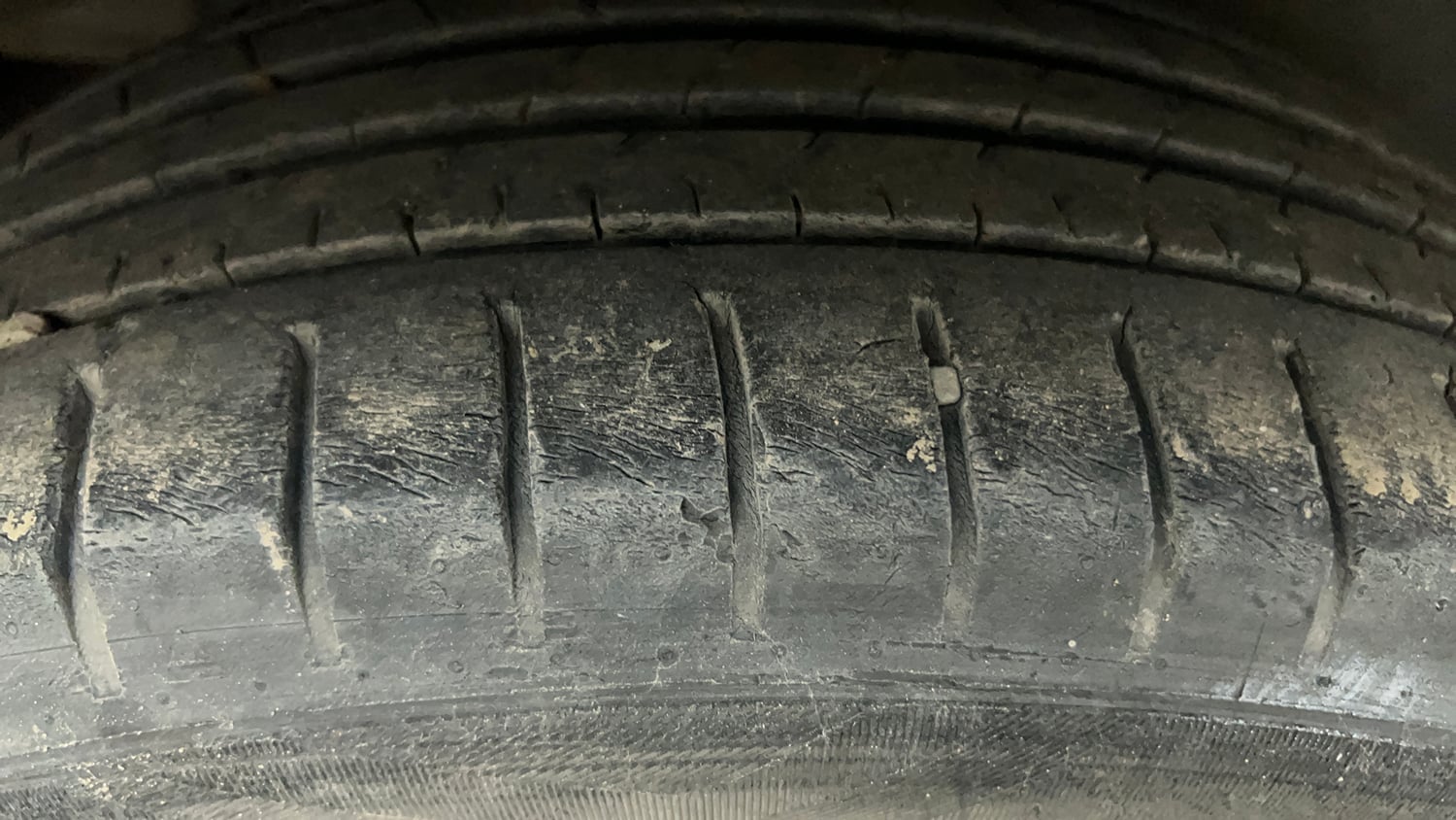 Used 2020 Maruti Suzuki Ciaz Alpha 1.5 AT Petrol Automatic tyres RIGHT REAR TYRE TREAD VIEW