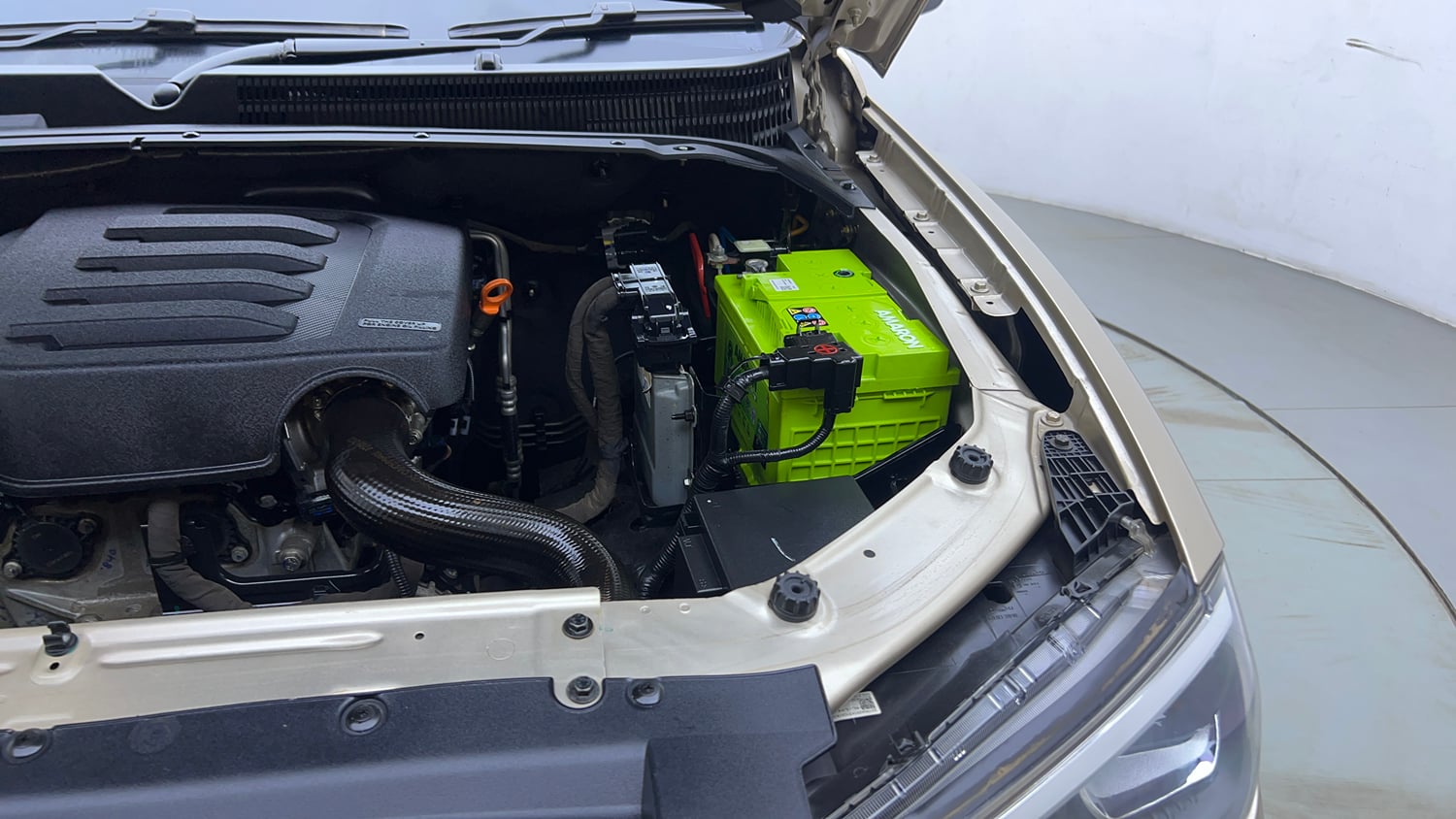 Used 2023 Mahindra Scorpio N Z8 L Petrol AT 6 STR Petrol Automatic engine ENGINE LEFT SIDE VIEW