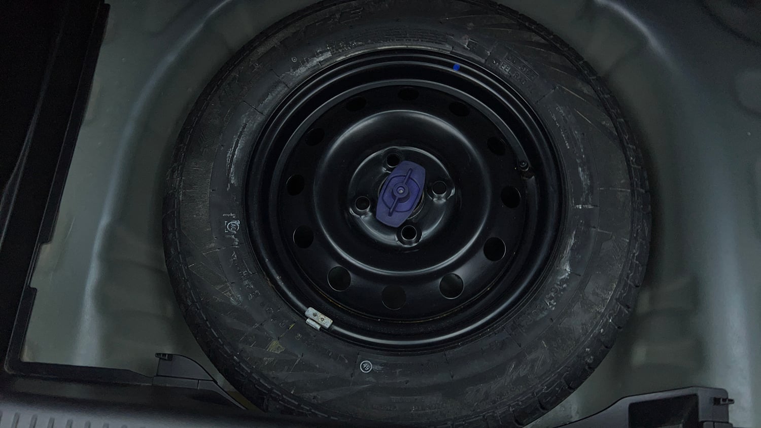 Used 2021 Maruti Suzuki Swift VXi Petrol Manual tyres SPARE TYRE VIEW