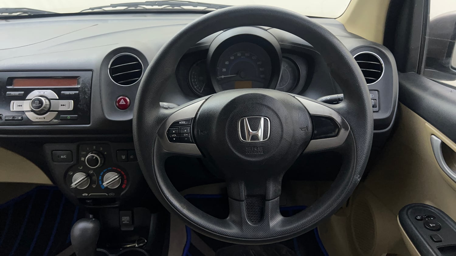 Used 2015 Honda Brio VX AT Petrol Automatic interior STEERING VIEW