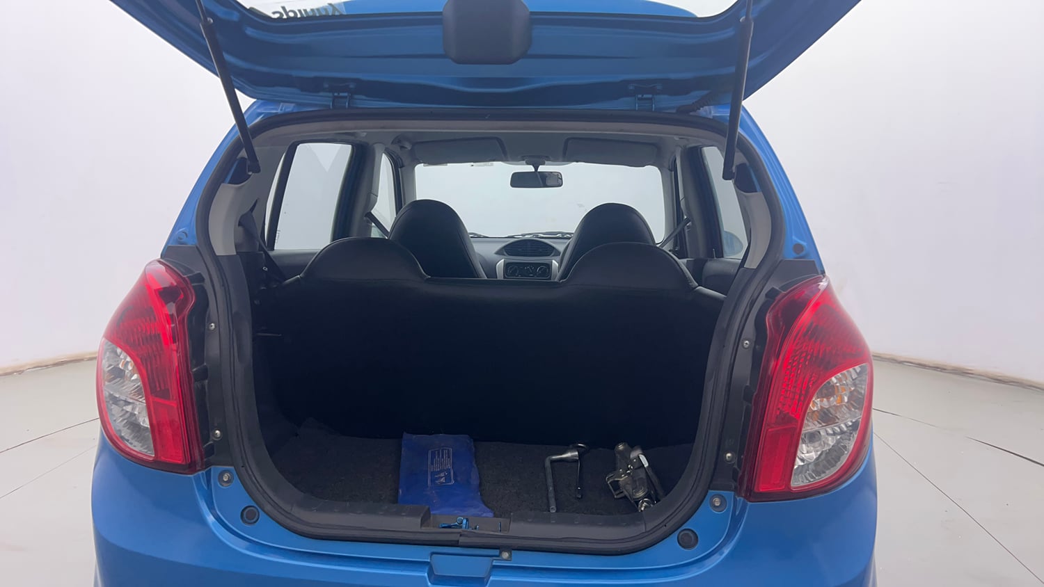 Used 2017 Maruti Suzuki Alto 800 LXi Petrol Manual interior DICKY INSIDE VIEW