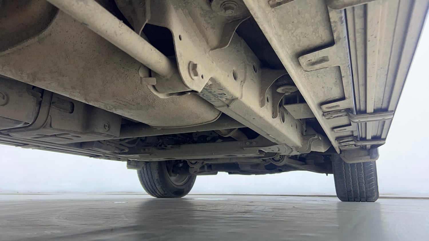 Used 2023 Mahindra Scorpio N Z8 L Petrol AT 6 STR Petrol Automatic extra REAR RIGHT UNDERBODY VIEW
