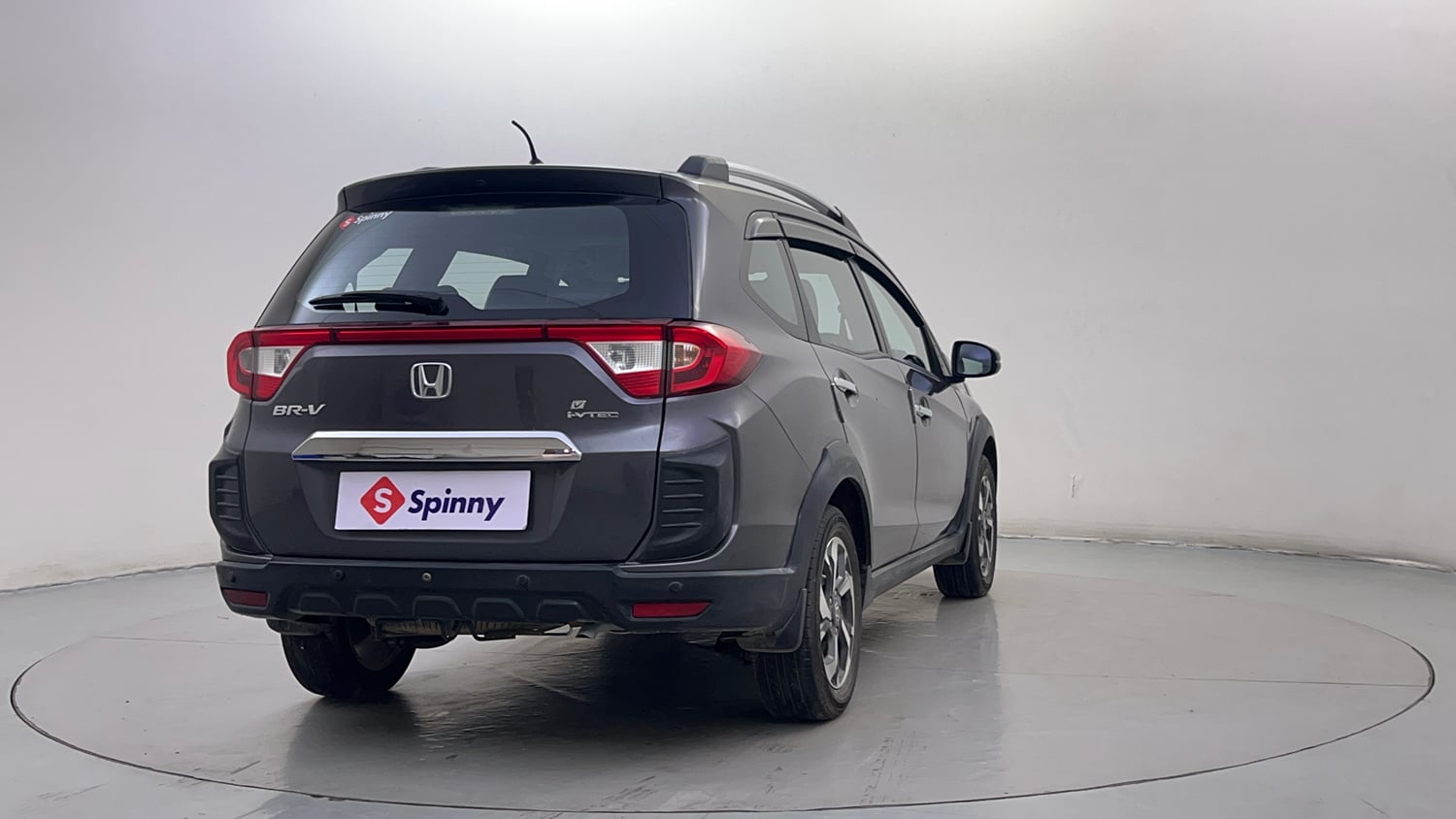 Used 2018 Honda BR-V V Petrol Petrol Manual exterior RIGHT REAR CORNER VIEW