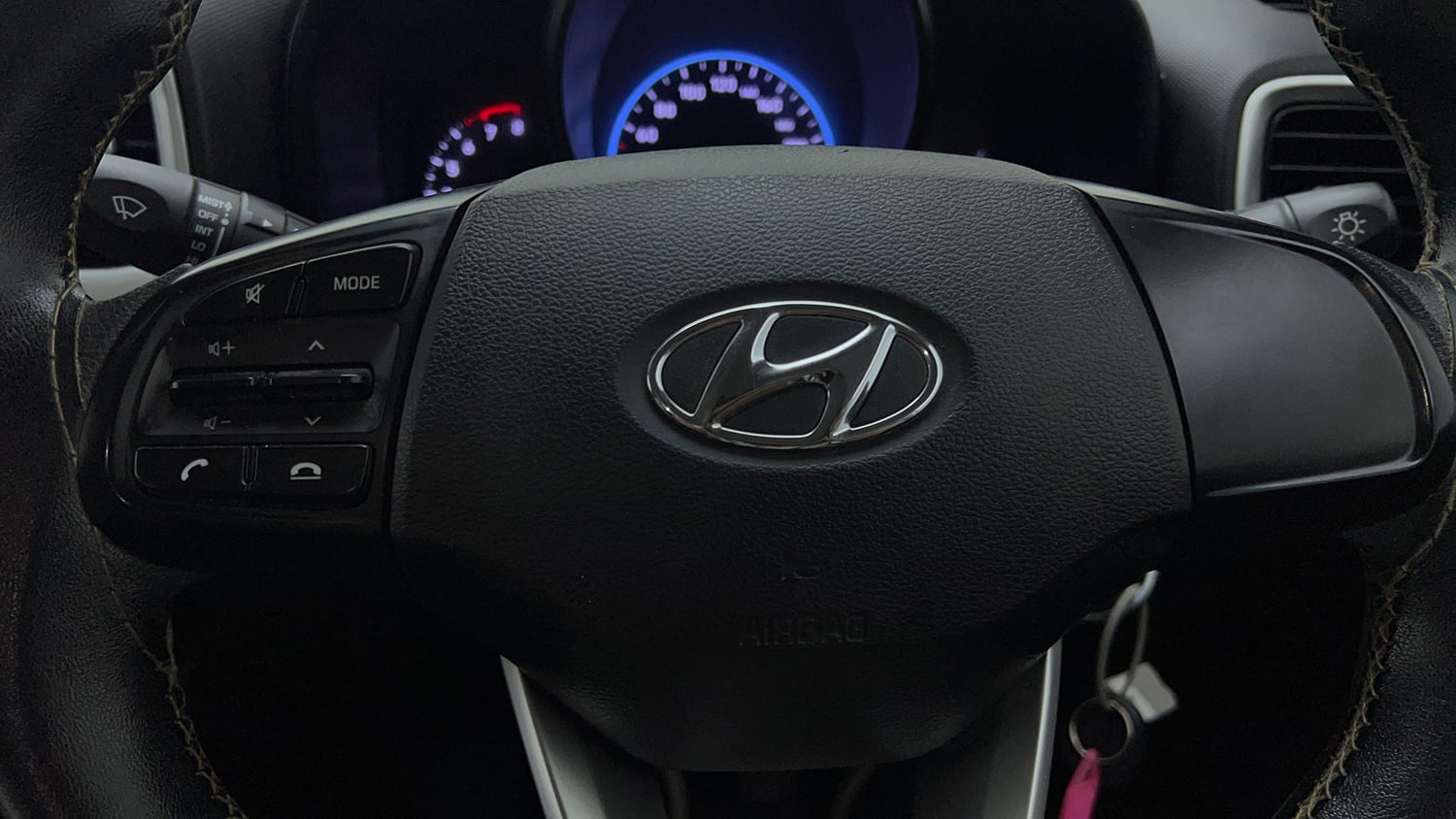 Used 2022 Hyundai Venue S 1.2 Petrol Petrol Manual top_features Steering mounted controls