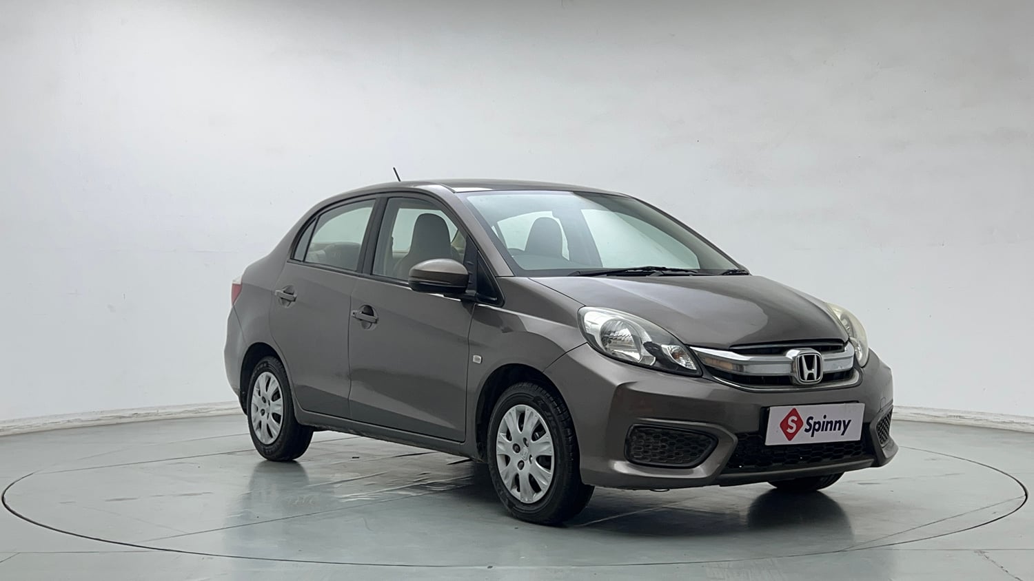 Used 2017 Honda Amaze 1.2 S i-VTEC Petrol Manual exterior RIGHT FRONT CORNER VIEW