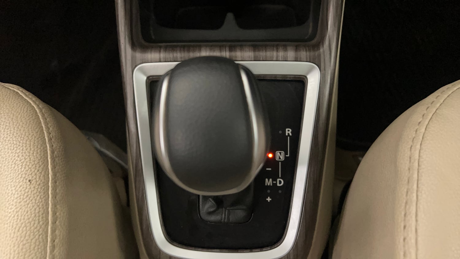 Used 2021 Maruti Suzuki Dzire ZXi AGS Petrol Automatic interior GEAR  KNOB VIEW