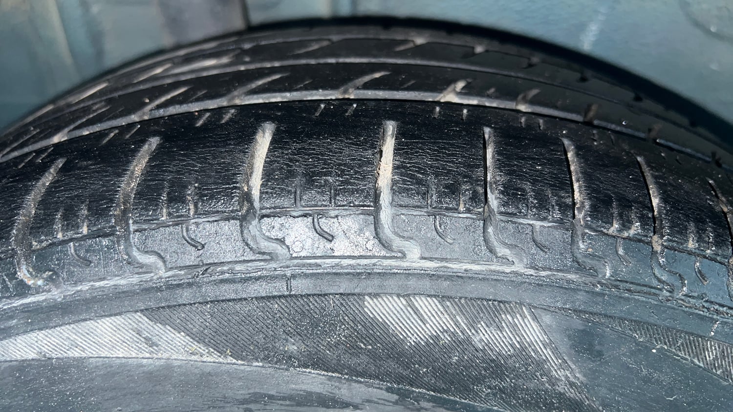 Used 2017 Maruti Suzuki Ignis  Zeta Dual Tone MT Petrol Petrol Manual tyres RIGHT REAR TYRE TREAD VIEW