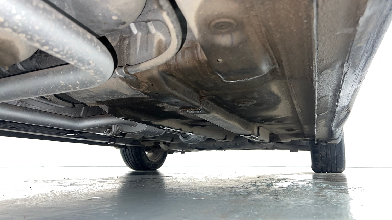 Used 2023 Hyundai Verna SX (O) 1.5 Petrol IVT Petrol Automatic extra REAR RIGHT UNDERBODY VIEW